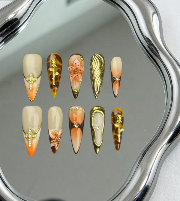 Amber G-1000x1118 Amber G