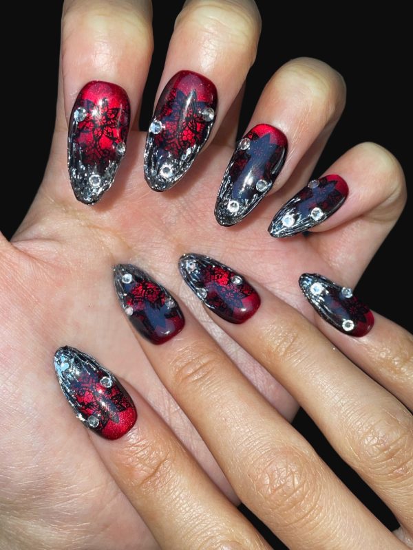 图1-1000x1333 Scarlet Noir Lace